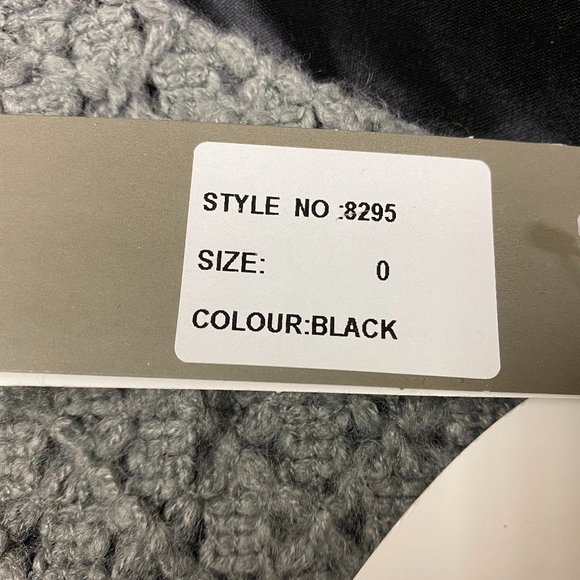 SAGA 2 piece Sweater Skirt set‎ size 0 NWT - Picture 9 of 16